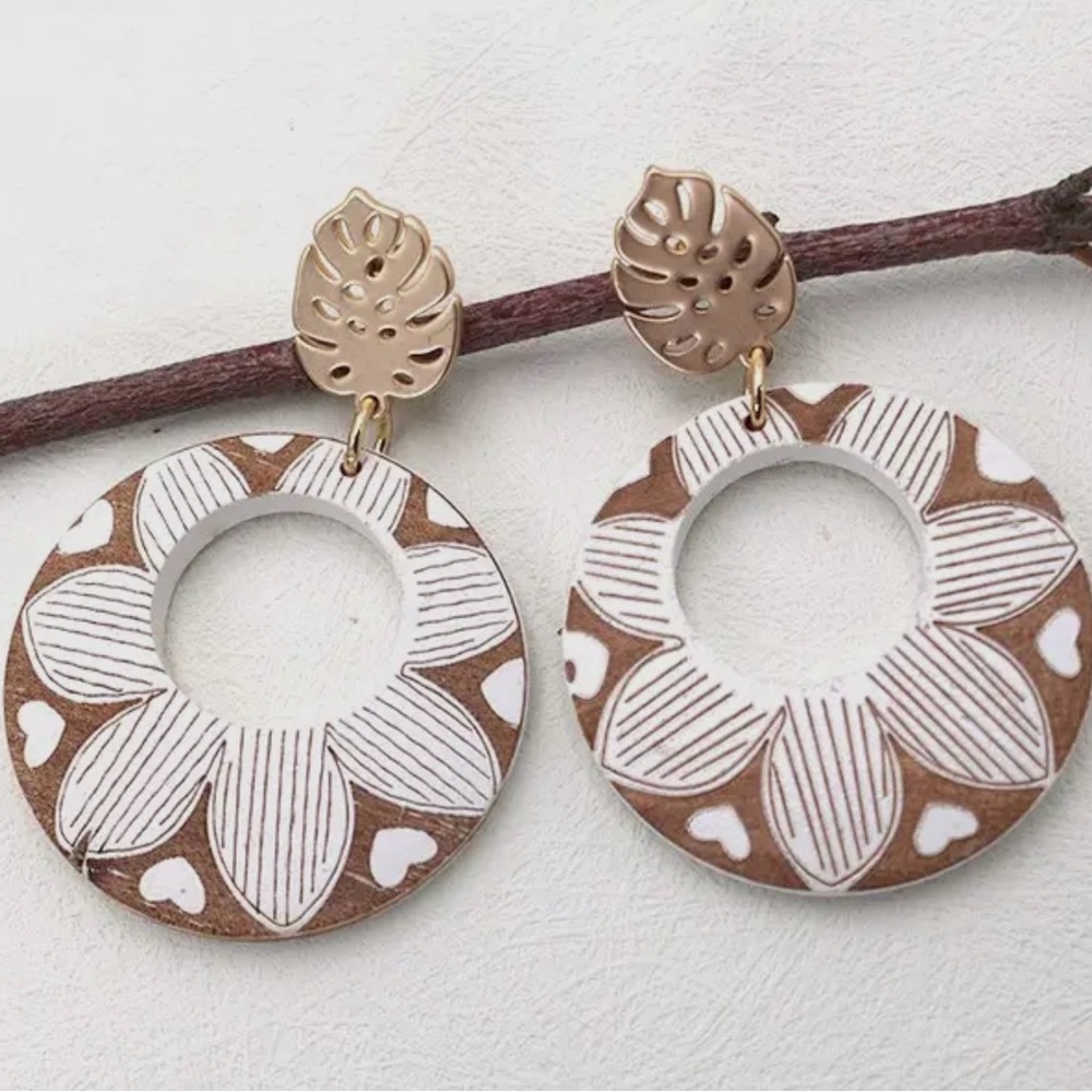 Elegant Brown and White Leaf Earrings